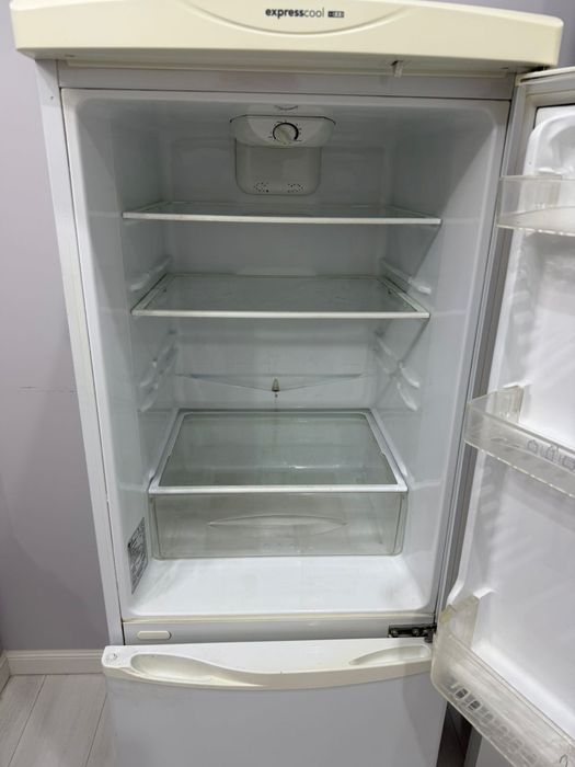 Холодильник LG expresscool