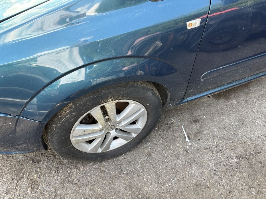 Opel zafira B продава се на части