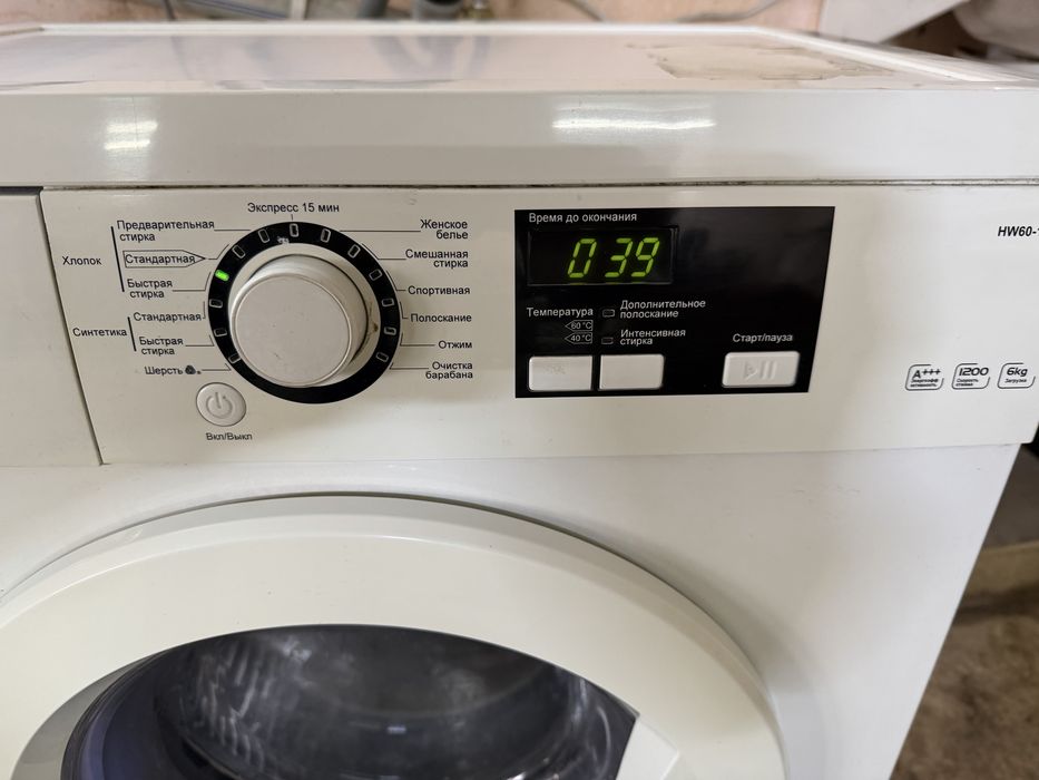 Стииальная машина продам