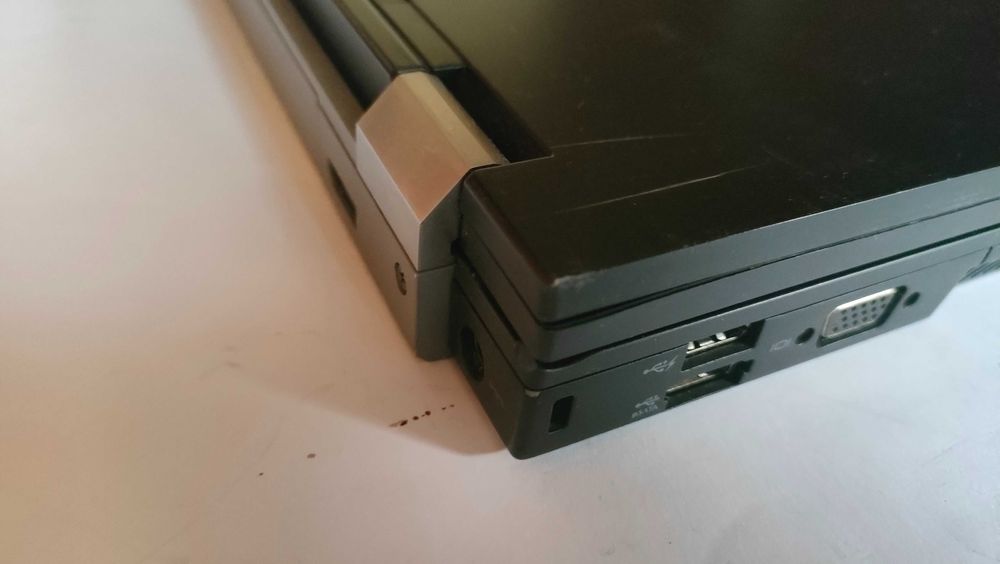 Лаптоп dell latitude e6500 t9600/ 4gb/ hdd оригинално зарядно