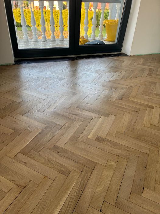 raschetat montat chituit  lacuit parchet din lemn  masiv si stratifica