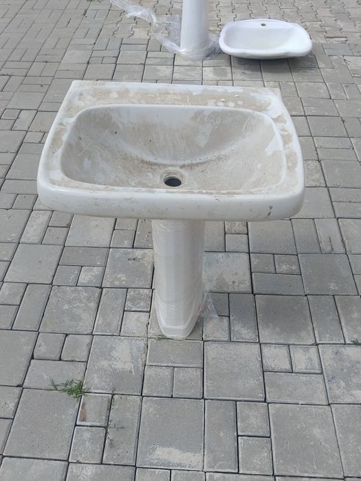 Продам раковину с пьедесталом