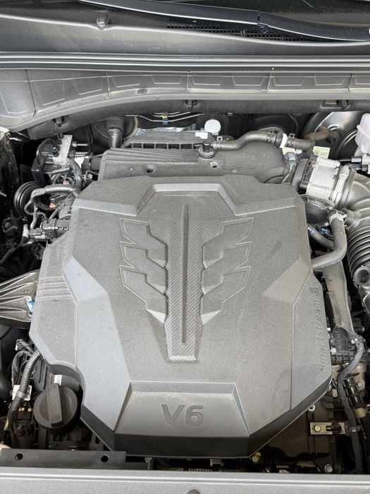 Kia Sorento V6 с черными R20 дисками