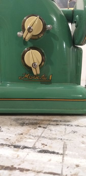 Продам швейную машинку