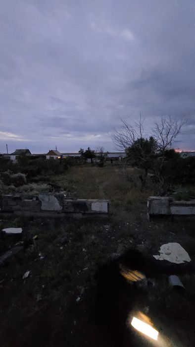 Дача на берегу солёного озера