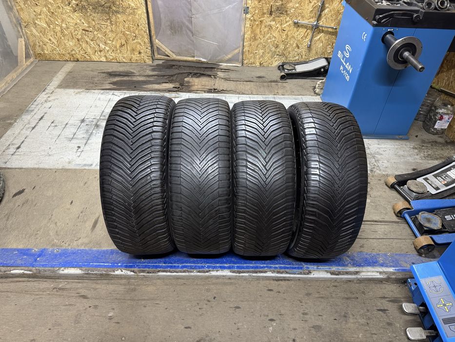 ПродаммMichelin 235/50/19