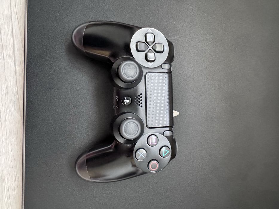 PS4 pro с 7 игри