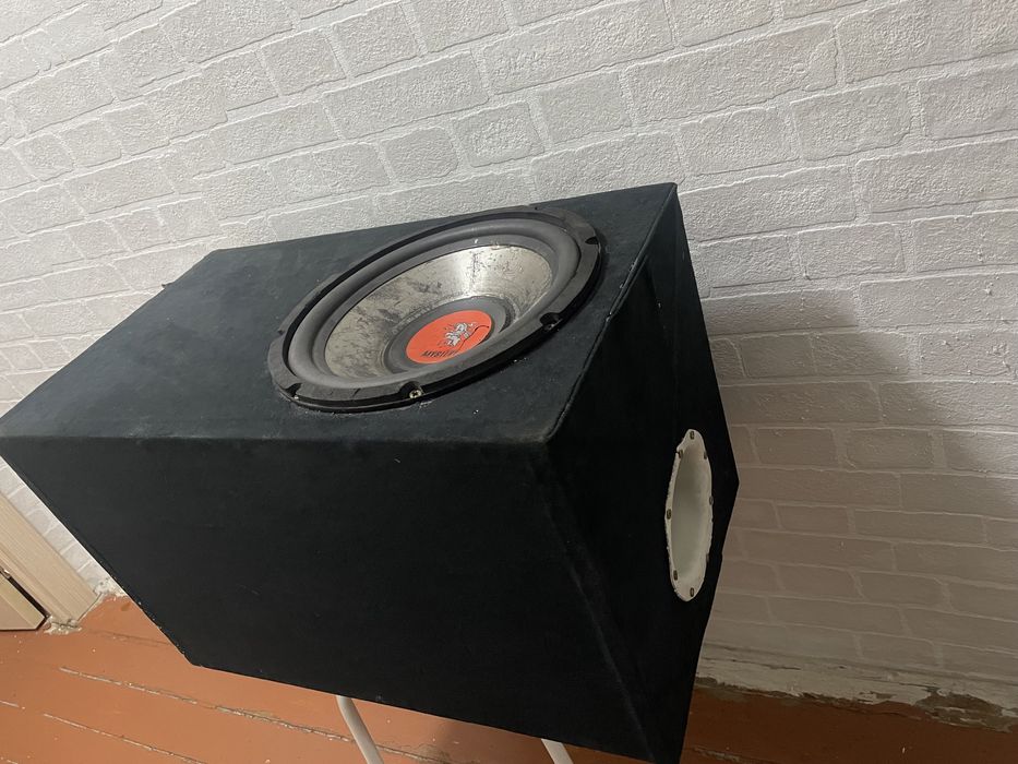 Продам    сабвуфер
