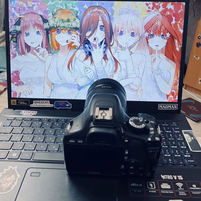Canon EOS 550 D Япония