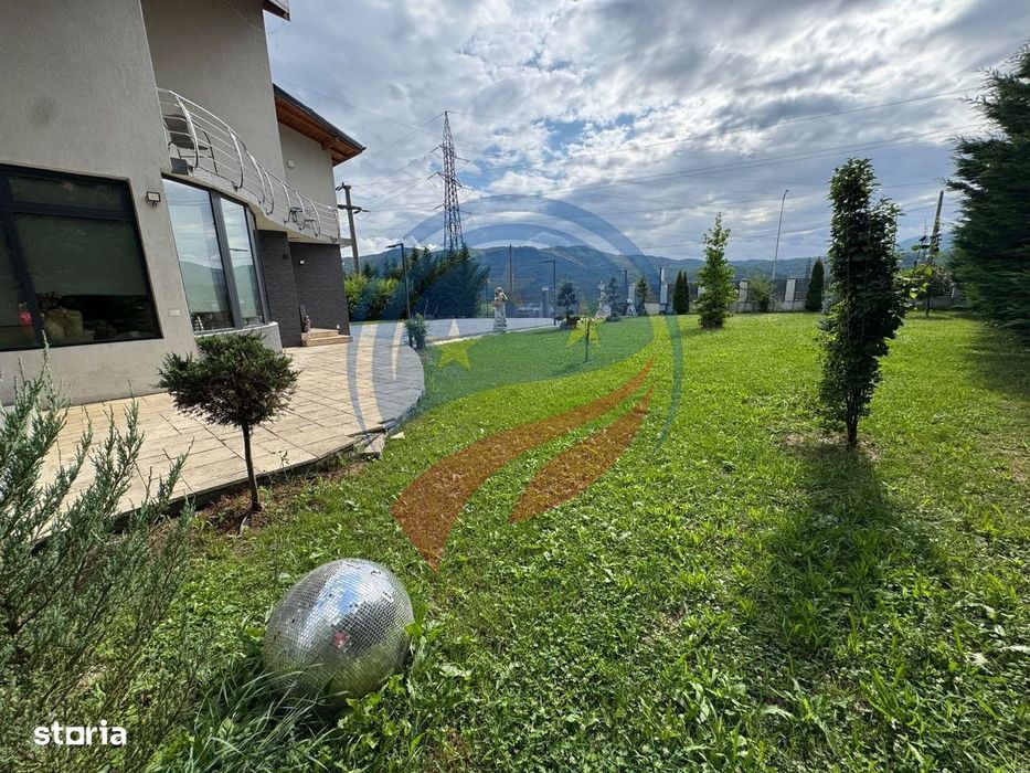 Pensiune  în Călimănești + 2 A-Frame - Teren 5.574 mp - Bonus Mercedes