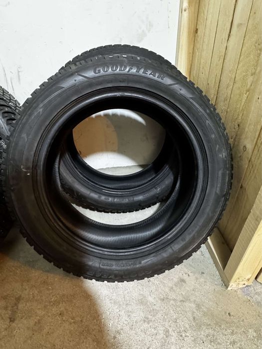 Зимни гуми Goodyear Ultra Grip Arctic 2 SUV 255/50 R19 107T