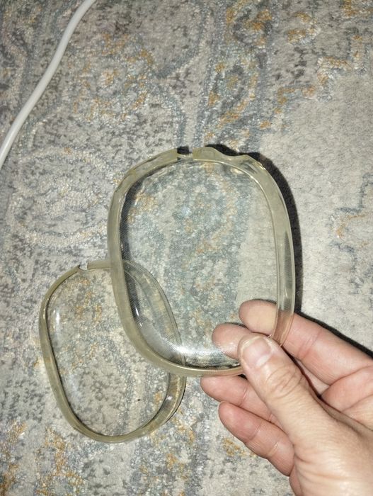 Чехол для наушников за 100 тг