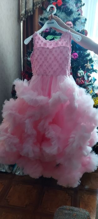 Платье бальное на девочку 5-6 лет