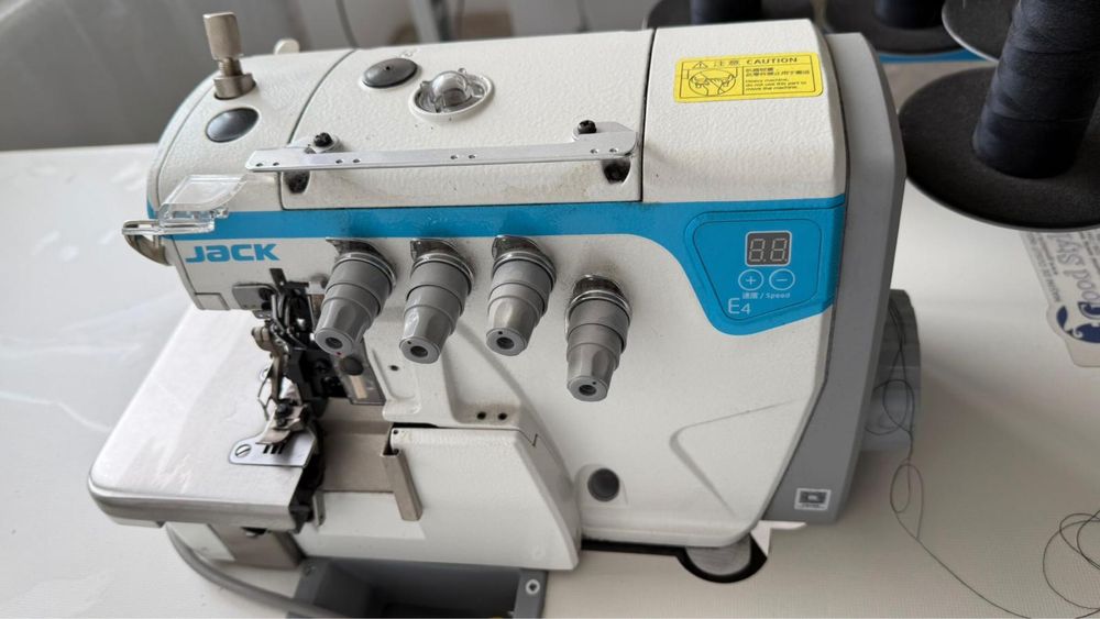 Masini de cusut Jack