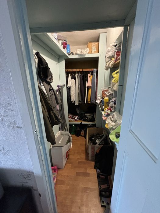 Продам 2 комнатую кайсенова 125