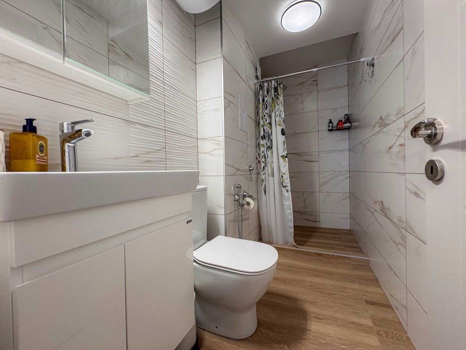 Дава се под наем Двустаен апартамент в Бургас, Център - 65 кв.м за 867 € - Снимка #11