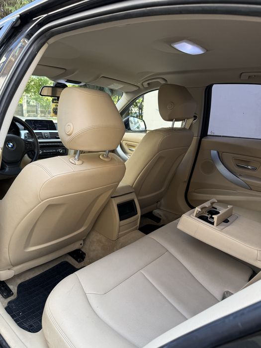 BMW SERIA 3 f30 2012 automat 318d