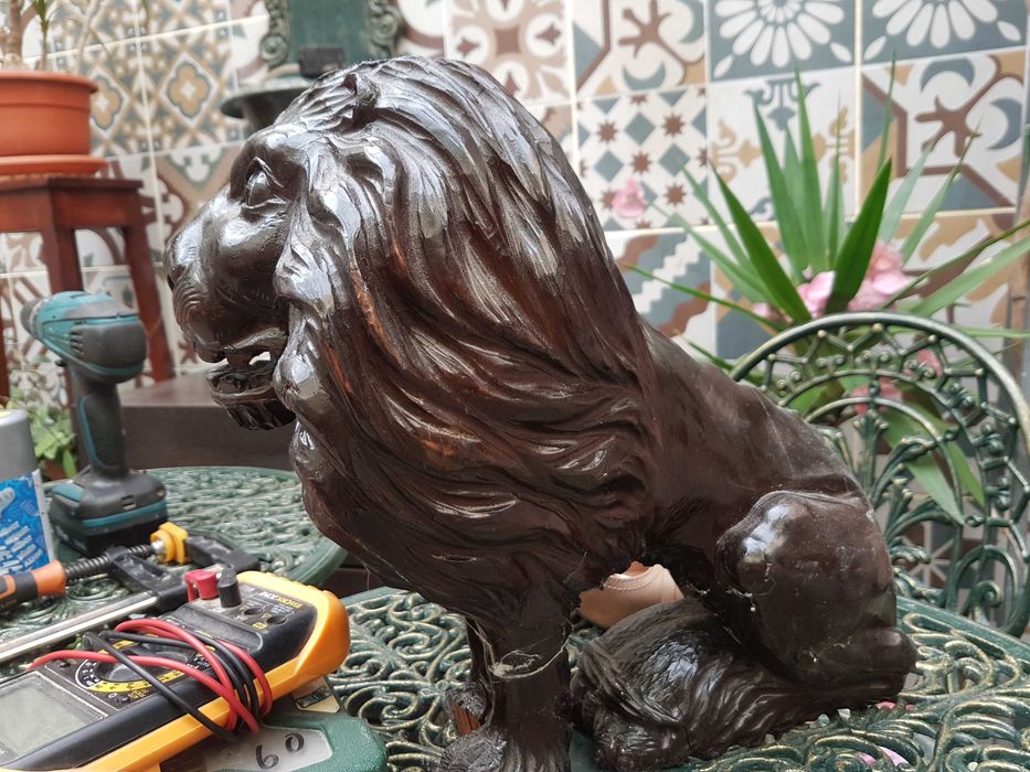 Sculptura lemn LEU
