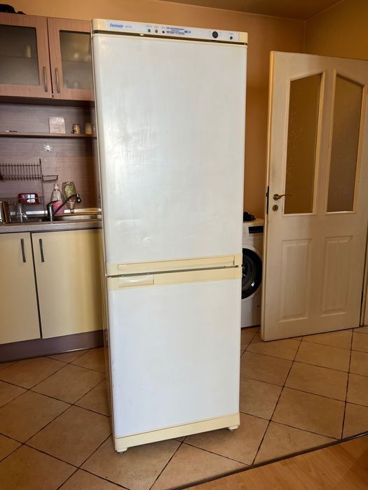 Хладилник Constructa Serva с фризер