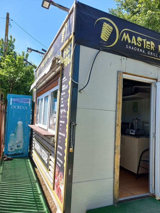 Vând rulota fast-food compet utilata