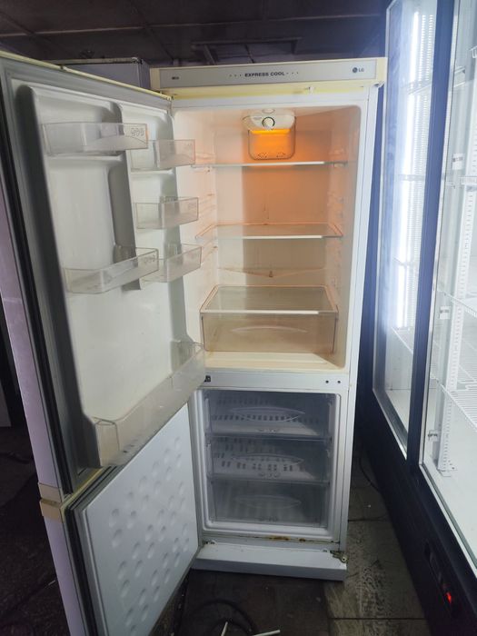 Продам холодильник