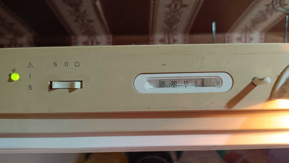 Продам 2-камерный холодильник VESTFROST BKF-355