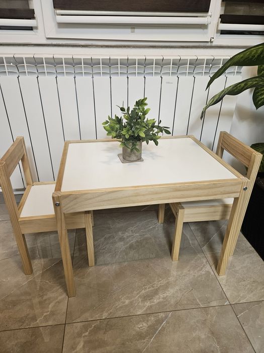 Vand masuta activitati copii + 2 scaune