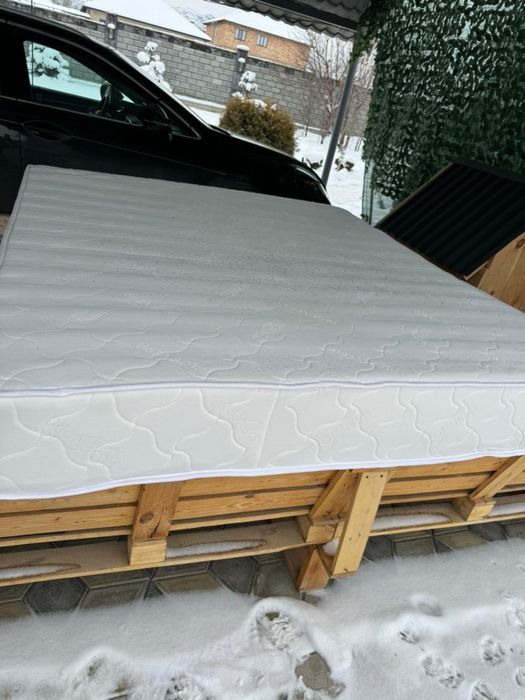 Матрас для кровати