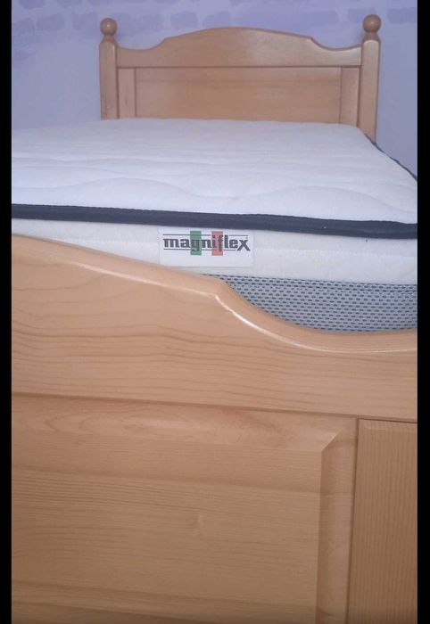 Легло масив с Матрак Magniflex 
и Подматрачна рамка EasyFix
