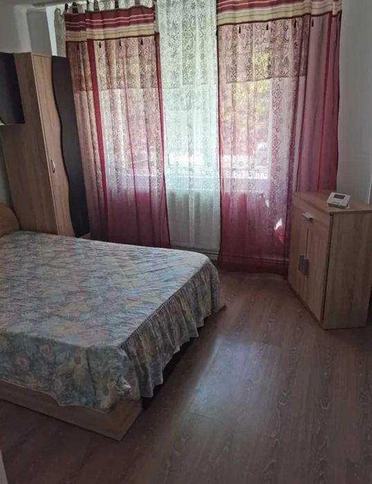 garsoniera de închiriat în Mioveni