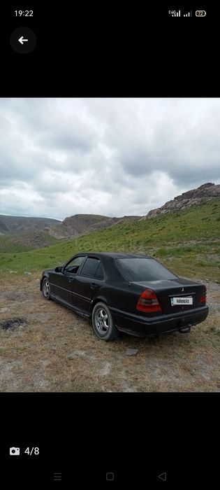 W 202 Mercedes. ( C ) Class