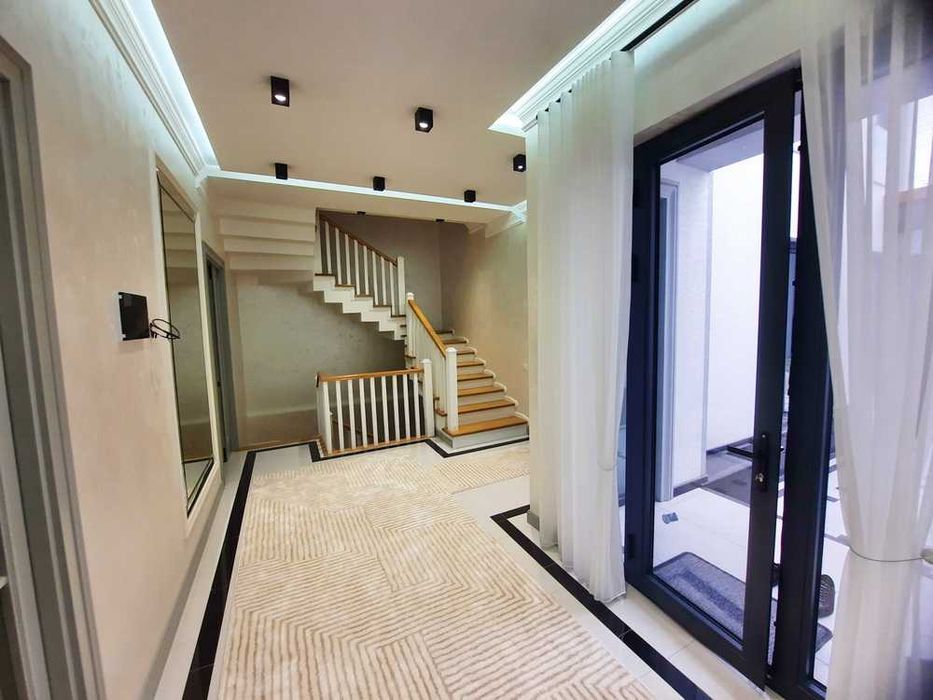 Евродом 2,5 сотки на метро Буюк Ипак Йули