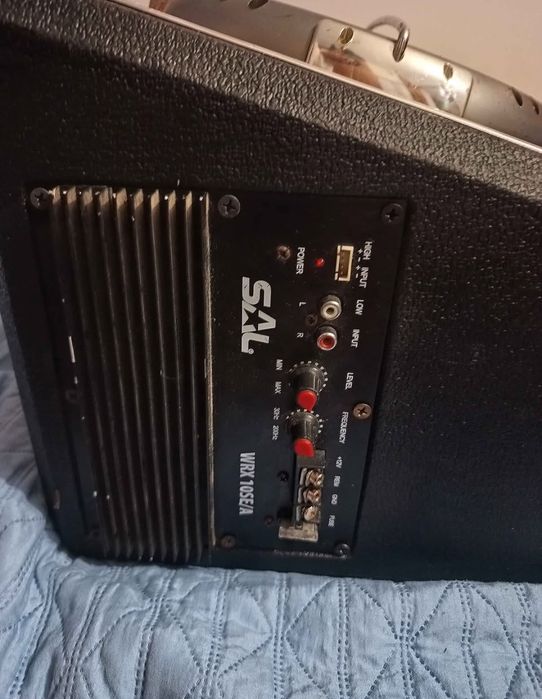 subwoofer auto activ cu statie se da cu proba