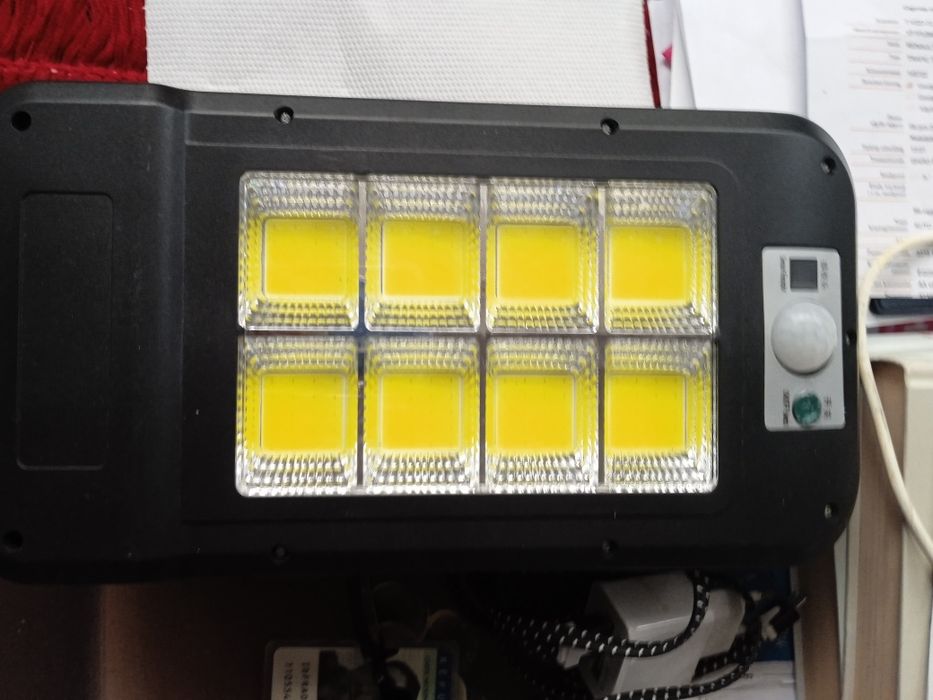 Lampă solară pe minileduri