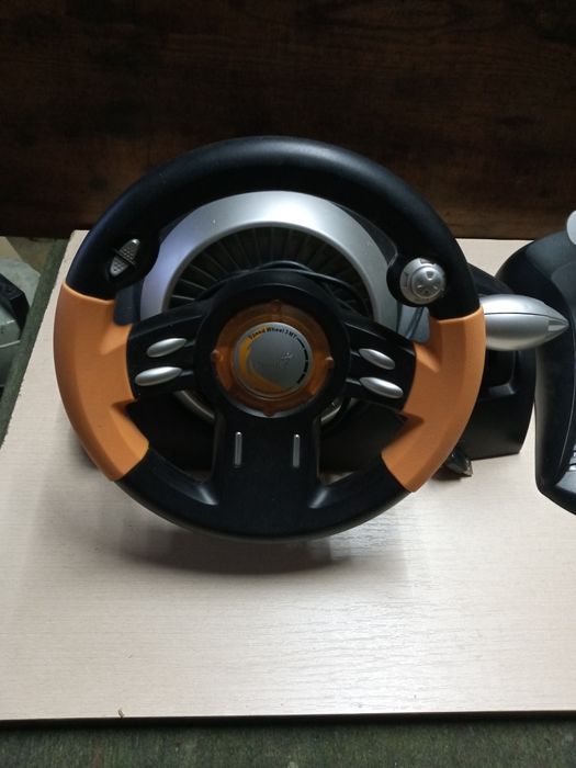 Руль игровой с педалями