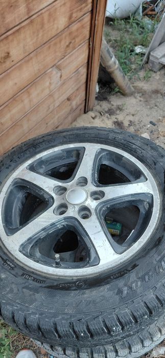 Диски на таёта на 15 с резиной зима