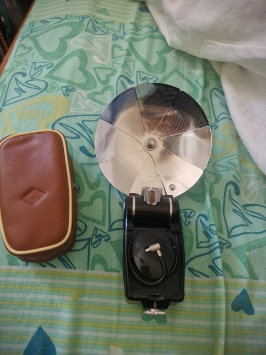 Aparat foto vechi nu știu cât ar costa