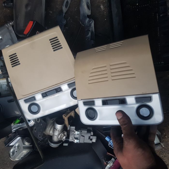 Казанче течност за чистачки за БМВ е90