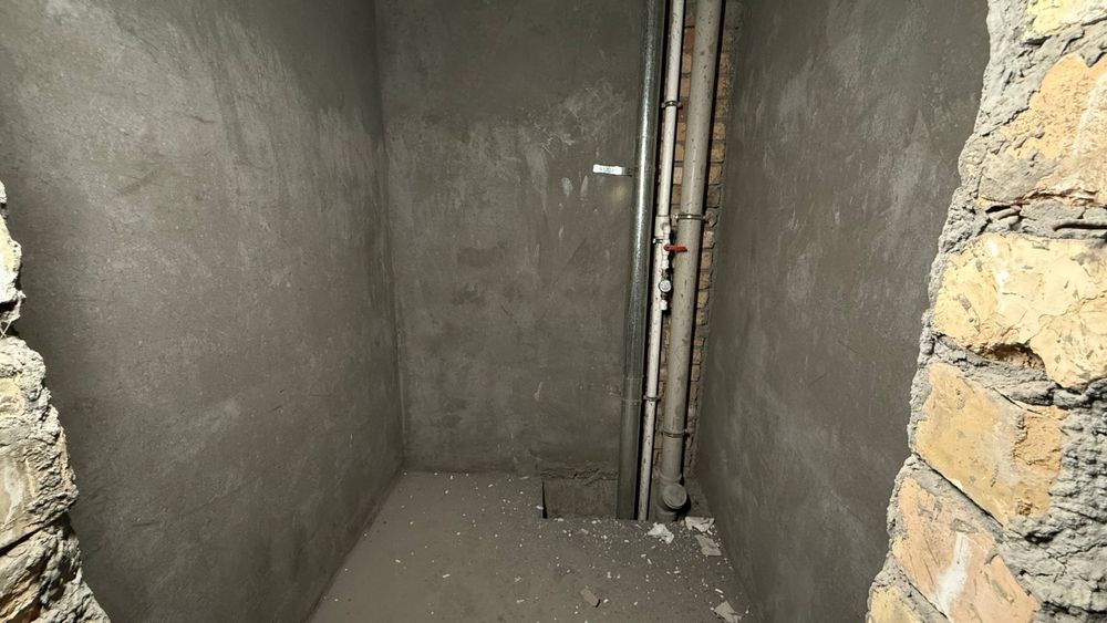 NAVASTROYKA 3 xona  83 kv  karopka KO'KCHA masjidi Nurafshon ko'cha 96