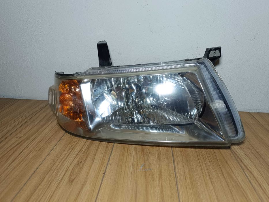 Фары 2шт Mazda Bongo Friendee 1й рест 99-05г Мазда Бонго Фринди