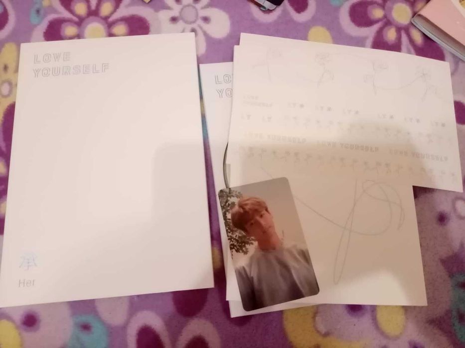 Оригинални Картички и албуми на BTS