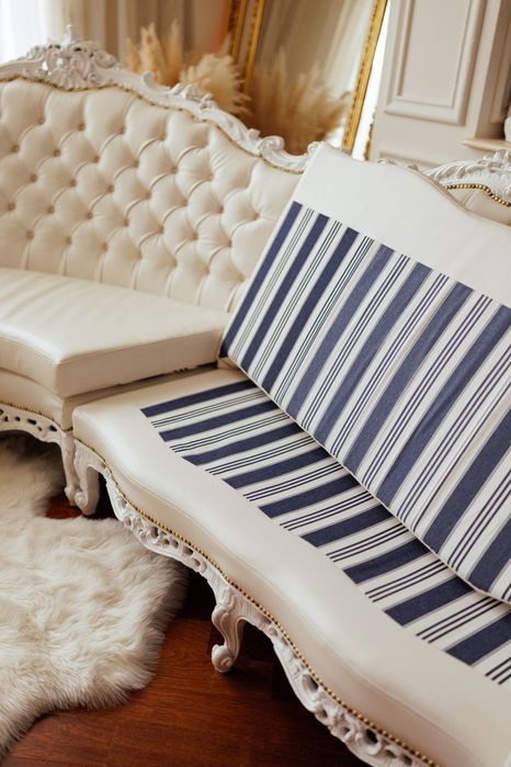 Coltar / Canapea Baroc in stil Ludovic, import Italia, restaurata