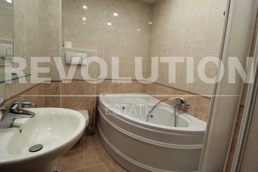 ПРОСТОРЕН ТРИСТАЕН апартамент в района на Центъра!