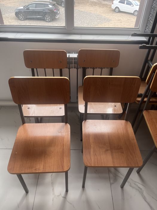 Продам доску, парты и стулья
