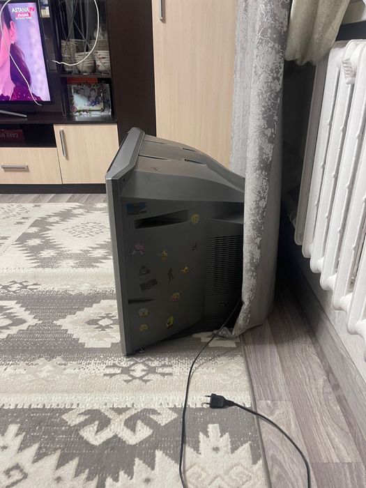 продам телевизор