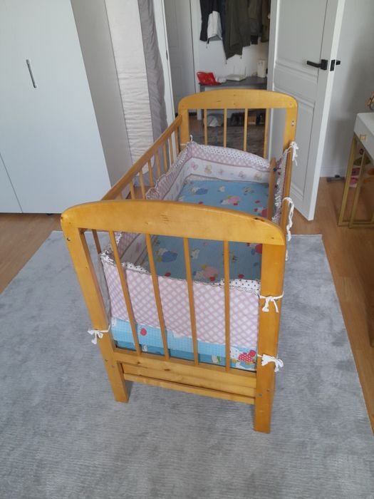 Продам детскую кроватку