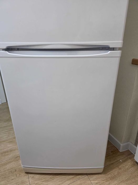 Холодильник Indesit б.у.
