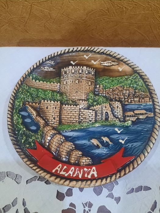 Настенные коллекционные  тарелочки  "Пётр Первый" и другие