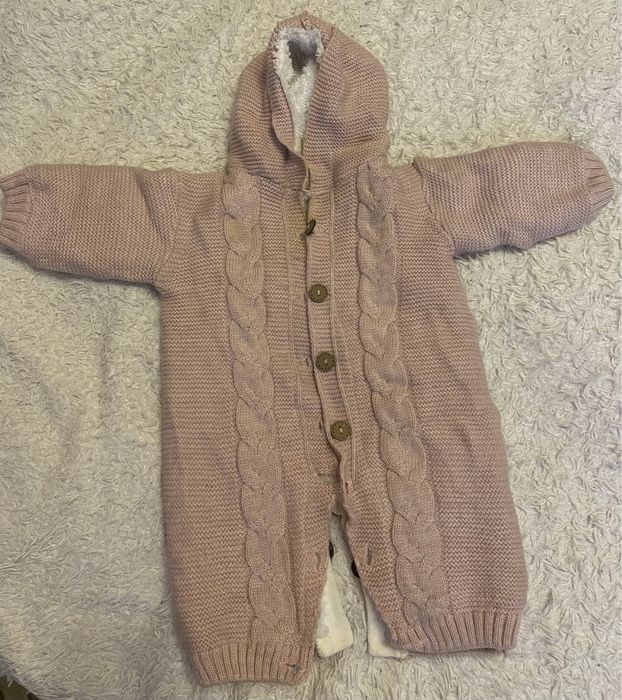 Продам б/у комбезы для малышей