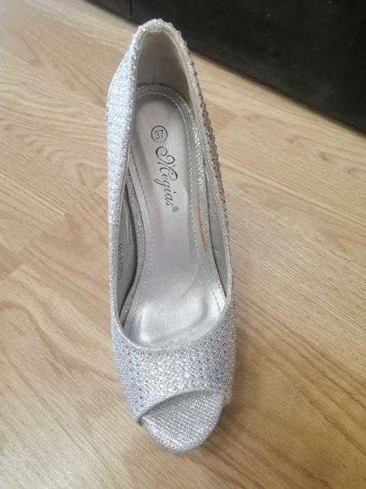 Токчета с камъни сребърни